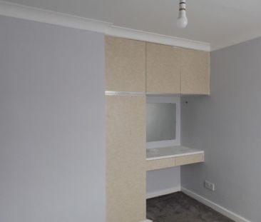 3 bedroom House To Let - Photo 2