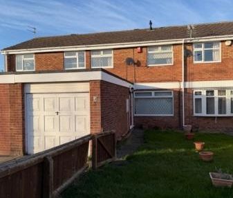 3 bedroom Terraced House To Let - Photo 5