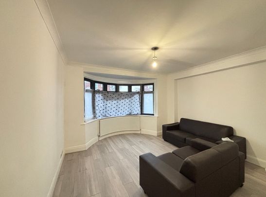 College Avenue, Harrow, HA3 - Photo 1