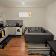 2 bedroom Flat in Kelso Street, Leeds - Photo 1