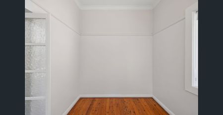 Updated terrace-style residence with study - Photo 2