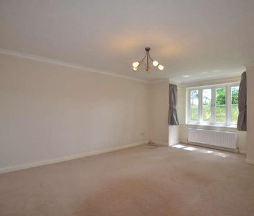 Mayfield Court, Eversley, RG27 - Photo 3