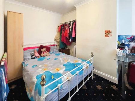 3 bedroom terraced house to rent - Photo 3