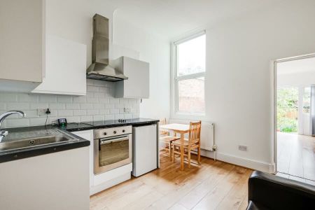 1 Bedroom Flat To Let - Photo 3