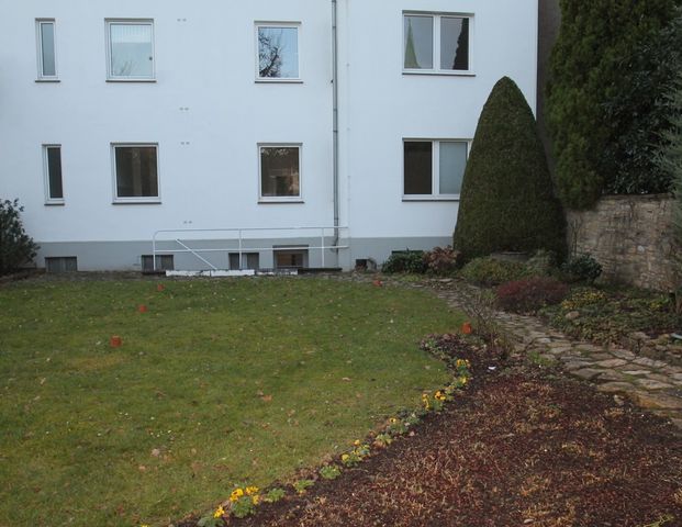 Wunderschöne renovierte 4-Raum-Wohnung in zentraler Stadtlage - Photo 1