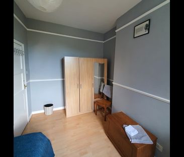 Room in a Shared House, Ashmead Road, SE8 - Photo 1