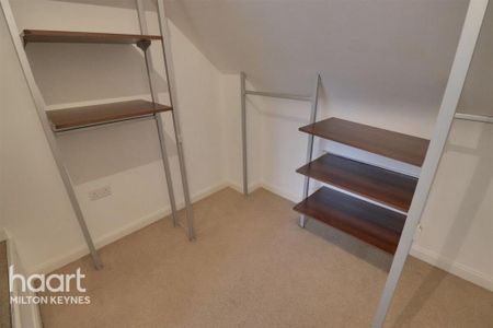 4 bedroom semi-detached house to rent - Photo 3
