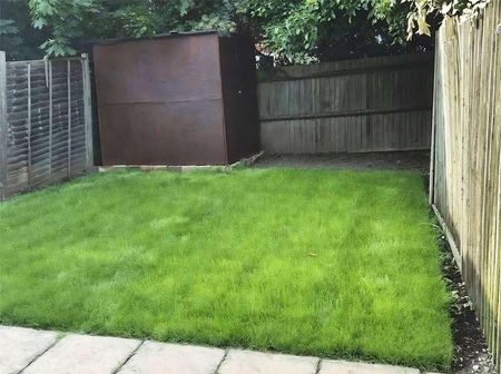 Rockall Court, Slough, Berkshire, SL3 - Photo 2