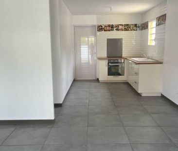Location Maison 3 pièces 57m² LA POSSESSION 97419 - Photo 2