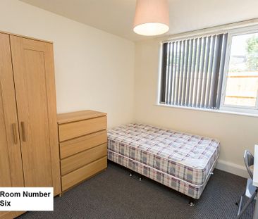 1 Bed Student Accommodation - Photo 3