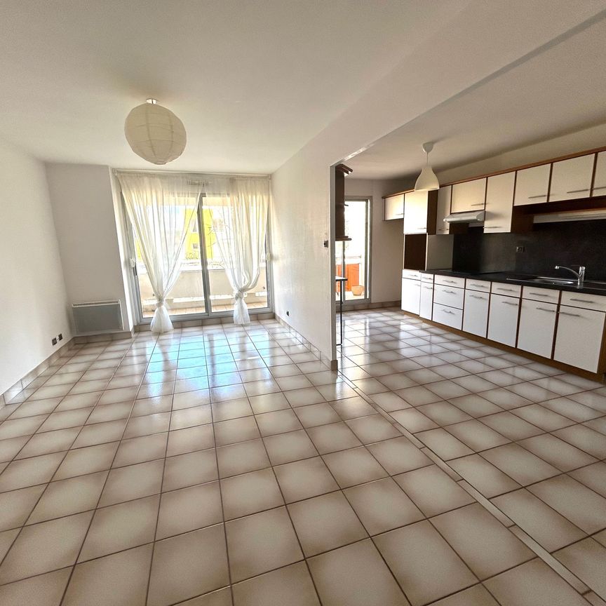 Location Appartement 3 pièces 73m² DIJON 21000 - Photo 1