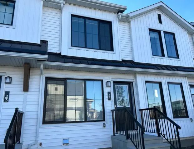 Brand New Townhouse in Secord! | 525 Secord Blvd NW, Edmonton - Photo 1