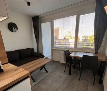 Kompletne novo zariadený a zrekonštruovaný 1 izbový byt v Brezne s ... - Photo 4
