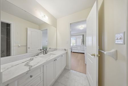 For Lease - 426 Hidden Trail, Oakville, Ontario - Photo 3