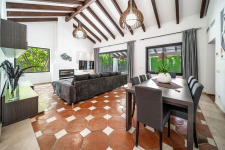 Luxury Villa for rent in Marbella, Spain - Photo 3