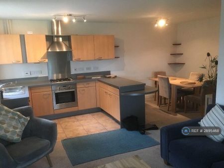 2 bedroom flat to rent - Photo 5