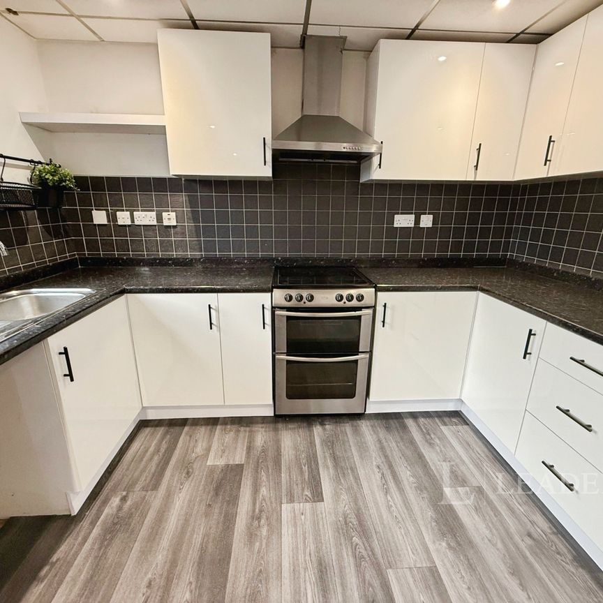 3 bedroom semi-detached to rent Jasmine Close WV9 - Photo 1