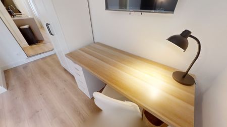 ANJOU RO Roommate 4 Bedrooms at Saint Nazaire - Photo 5