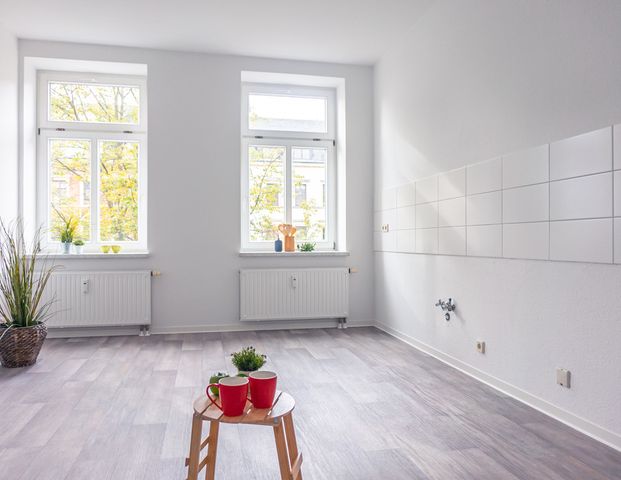 Charmante Altbauwohnung mit Tageslichtbad - Photo 1