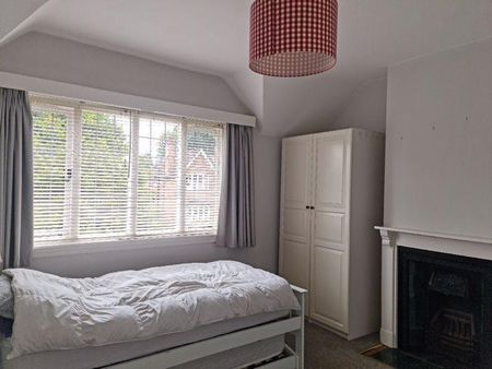 4 bedroom semi-detached house to rent - Photo 2