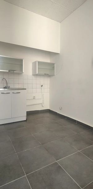 Location Appartement 1 pièce 15m² MARSEILLE 6ème - Photo 1