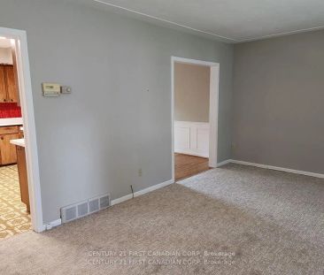 711 Algoma Avenue #Main level - Photo 2