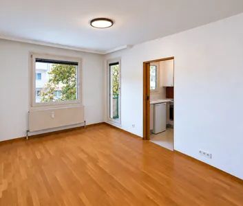 Helle 1-Zimmer-Wohnung mit Loggia & separater Küche - provisionsfrei - Photo 1