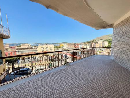 5 locali in affitto - Photo 3