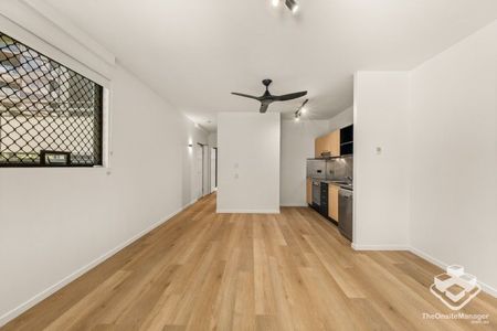 Tropical Oasis in Central Teneriffe - Photo 2