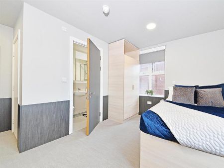 1 bedroom in a flat share to rent - Photo 4