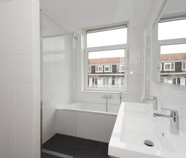 Admiraal De Ruijterweg 133-2, Pieter van der Doesbuurt, 1056EX, Ams... - Photo 1