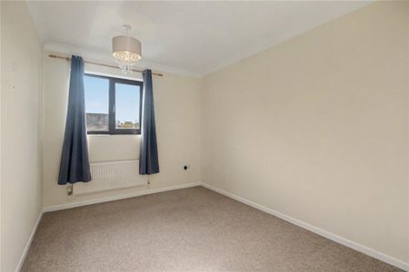 4 bedroom semi-detached house to rent - Photo 4