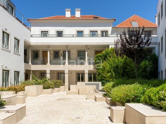 1 room luxury Apartment for rent in Calcada do Combro (Santa Catarina), Misericórdia, Lisbon - Photo 1