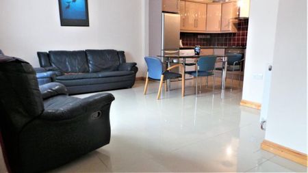 5 bedroom semi-detached house to rent - Photo 2