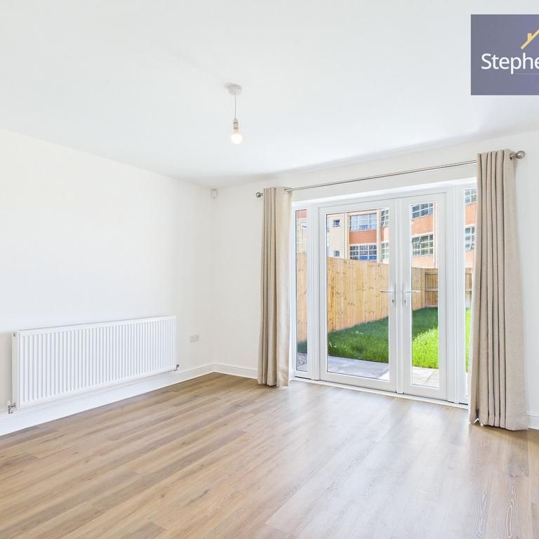 2 bedroom end of terrace house to rent - Photo 1