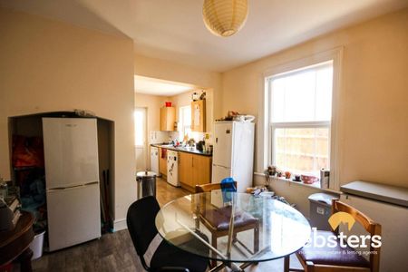 1 bedroom in a house share to rent - Photo 4