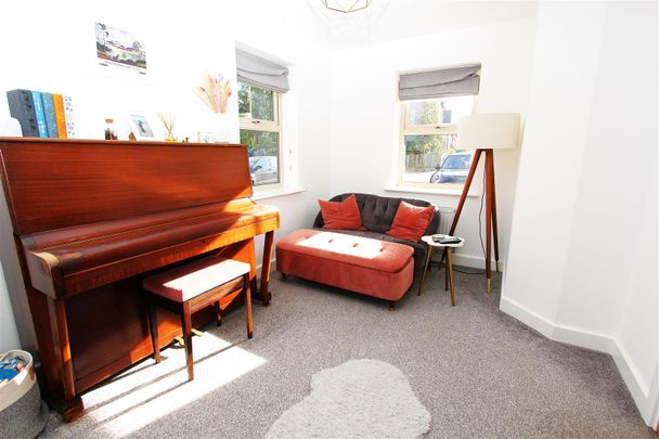 Holts Crest Way, Leeds City Centre, LS12 2AH - Photo 1