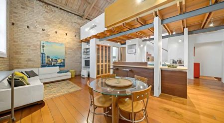 Sophisticated Living - Photo 2