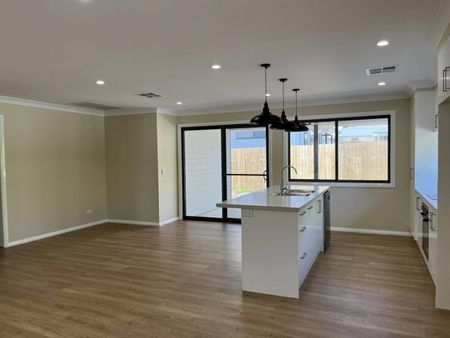 Modern Comfort Close To Town - Photo 3