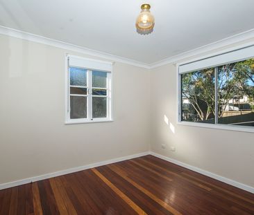 Post war home in excellent location - Photo 1