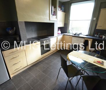 4 Bedroom End Terraced House for rent in Broomfield View - Photo 5