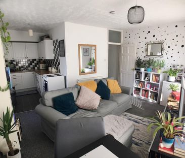 1 Bed Flat, Russian Drive, L13 - Photo 2