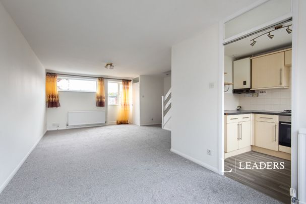 3 bedroom property to rent Kingsdown, Hitchin, SG4 - Photo 1