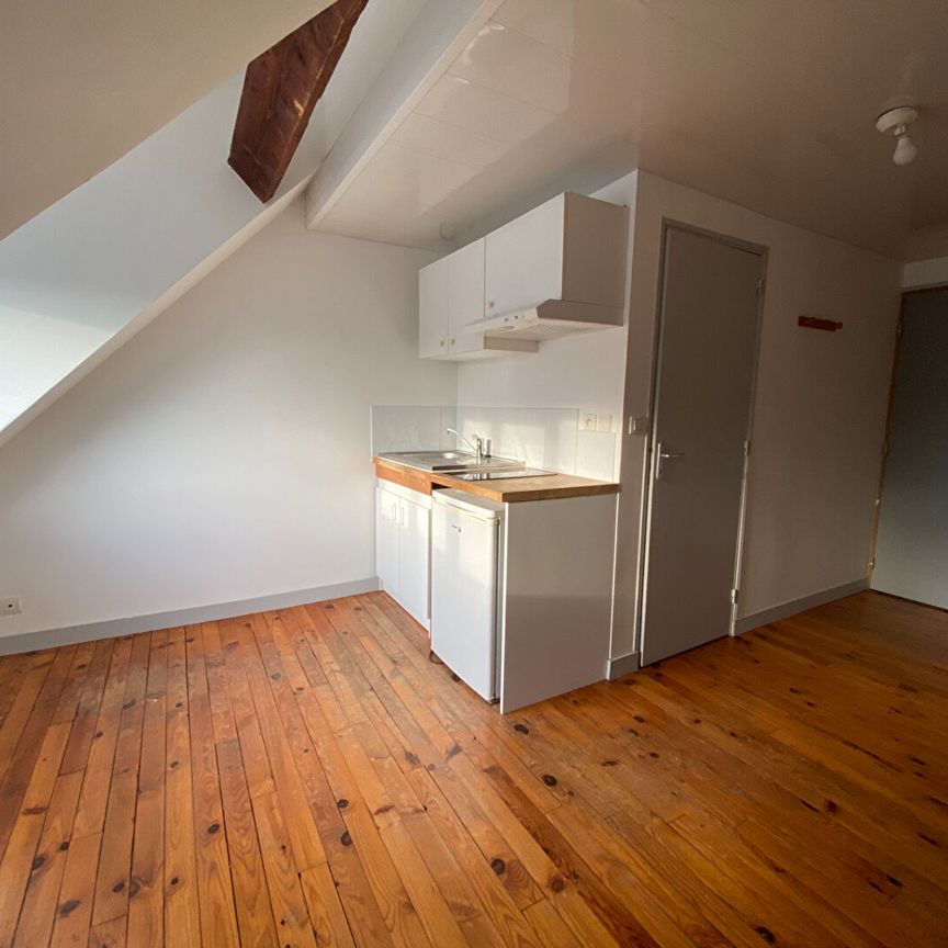 Location Appartement 1 pièce 19m² - Photo 1