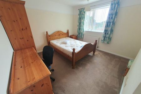 Cresswell Close, NORWICH - Photo 2