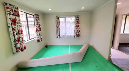 Gorgeous home in a Quiet Street - Photo 3