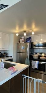 98 REDPATH AVE. #8 - TOWNHOUSE 2BED/2BATH, PARKING, ROOFTOP TERRACE - Photo 4