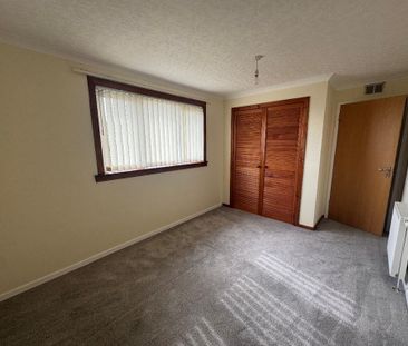 2 bedroom end of terrace house to rent - Photo 2