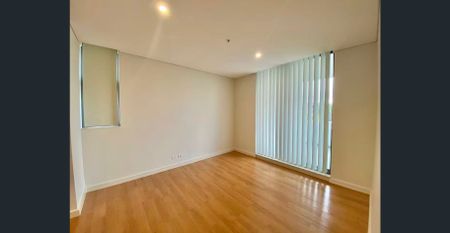 Stunning north facing two bedroom apartment - Photo 4