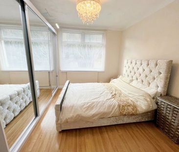 2 Bed Flat, Runley Road, LU1 - Photo 1